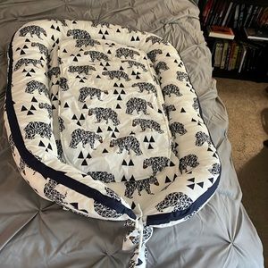 Baby portable lounger